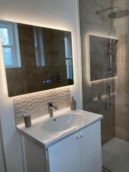 Garden Apartment, Central Harrogate With Parking Esterno foto